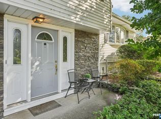 32 Augusta Dr, Wayne, NJ 07470