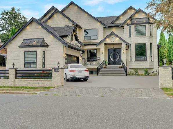 33906 Victory Blvd, Abbotsford, BC V2S 1S6