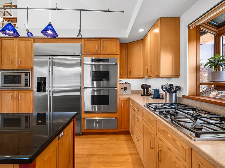 985 W California Ave — Photo 8