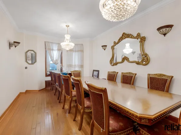 1520 Lincoln Place image 2 of 7