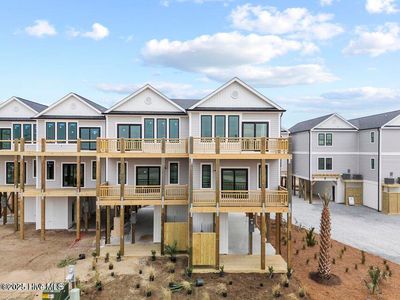 753 N Topsail Drive, Surf City, NC, 28445