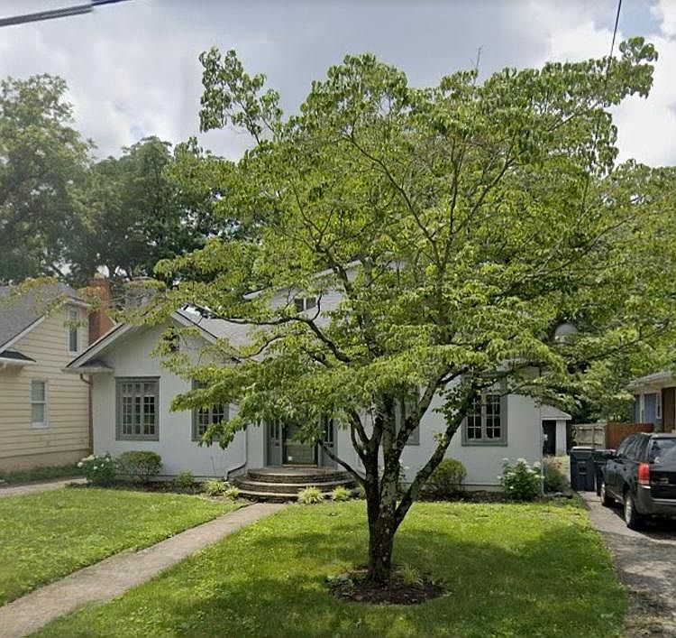 1st image of 834 Tremont Ave