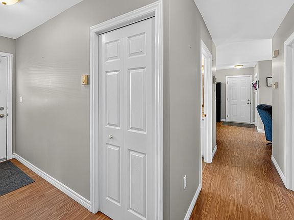5th image of 78 Ottawa St
