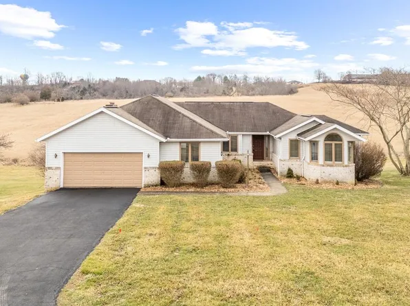 395 Wythe View Dr, Wytheville, VA 24382