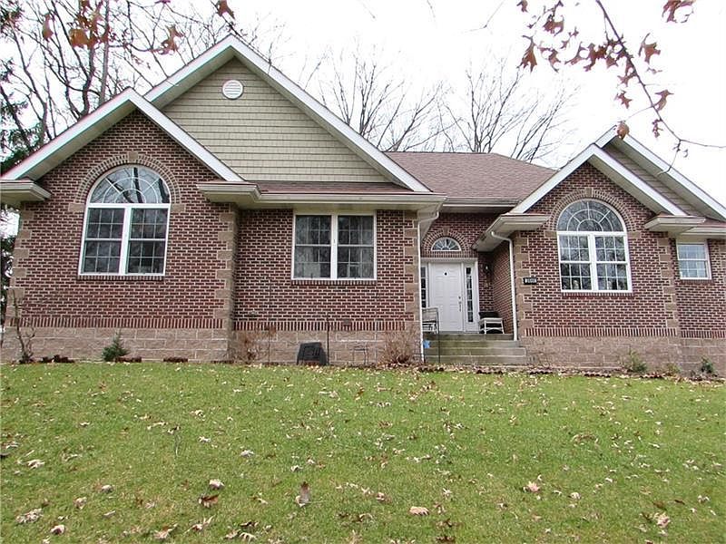 1st image of 3444 Woodland Dr