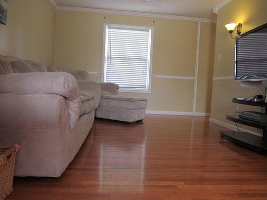 5th image of 1201 Buxton Dr