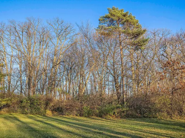 53040 Summer Breeze Dr #F, South Bend, IN 46637