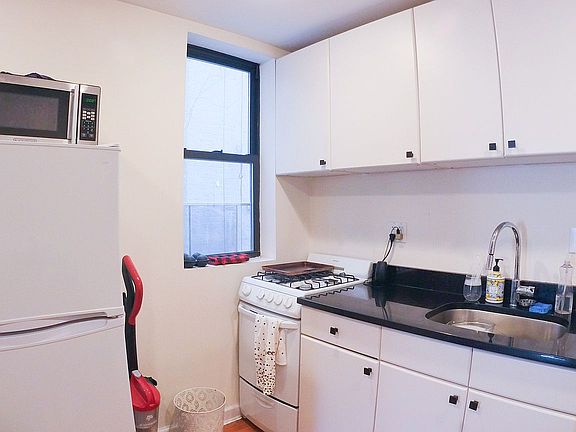 3rd image of 502 E 12th St APT 7
