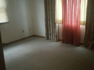 28 Taft St, Springfield, MA 01108