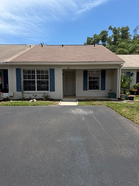 1st image of 300 Kent Pl
