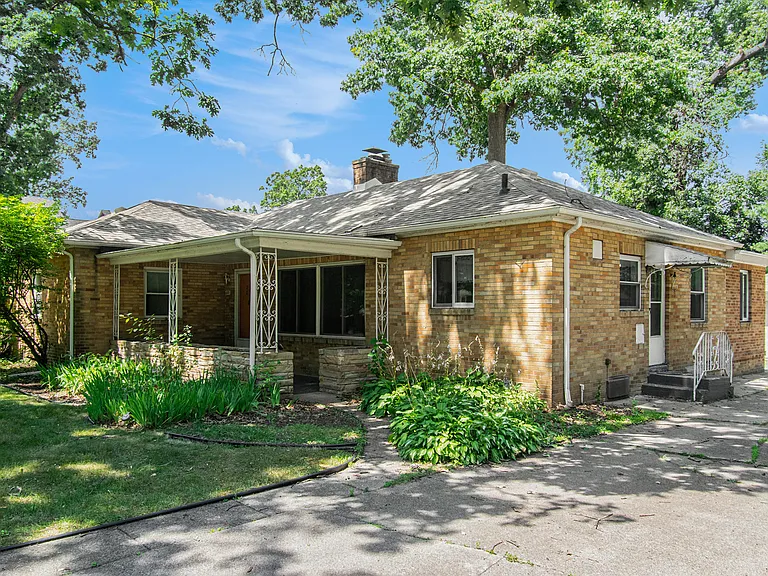 1617 Oak Park Dr — Photo 9