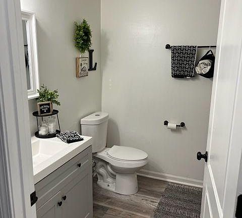 5th image of 3555 Portage Point Blvd #1
