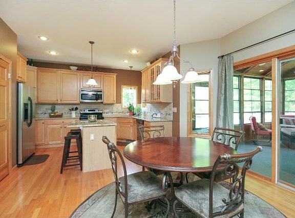 7336 Amberwood Lane, Savage
Breakfast area near kitchen