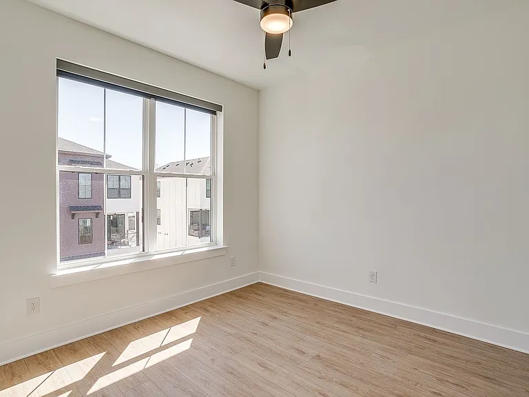 2320 Benbrook Blvd — Photo 38