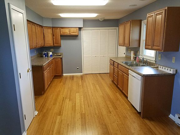 2nd image of 113 E County Road 200 N
