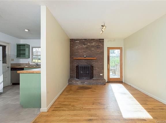 5th image of 8 Southwicke Pl