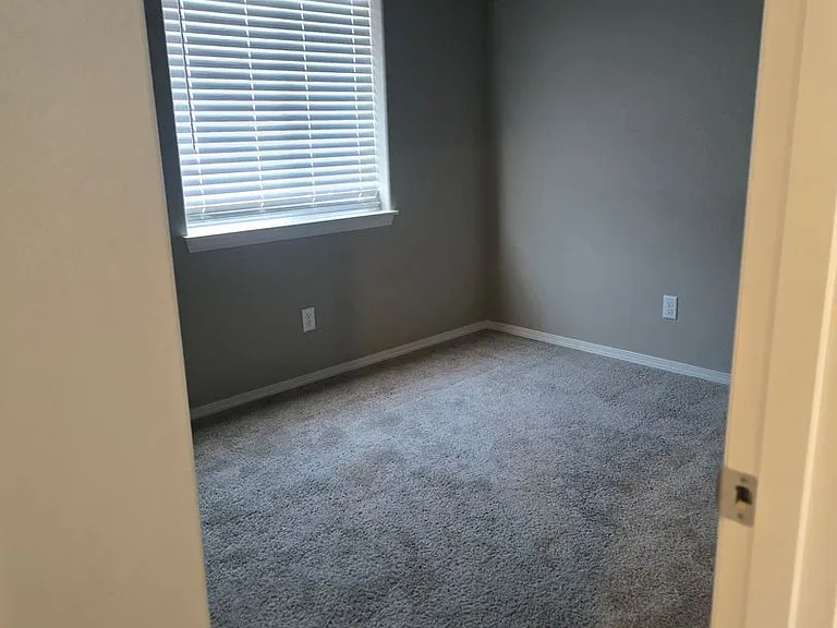 2340 SW Quartz Ave — Photo 8