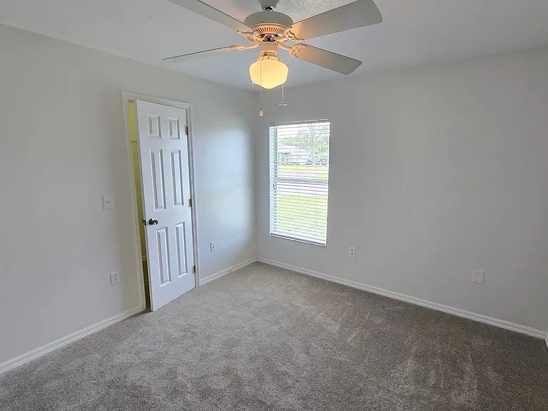 104 Charles Dr — Photo 13