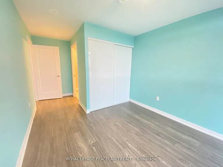 225 Village Green Sq #410 — Photo 18