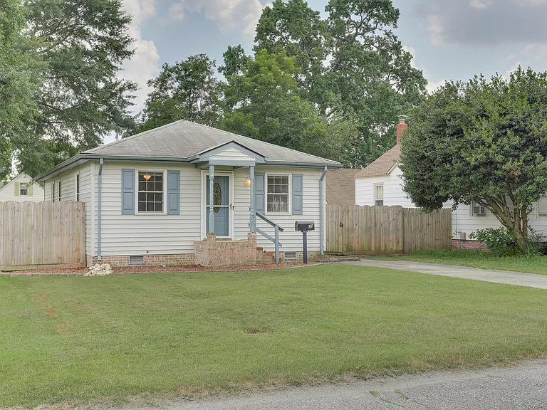 39 Appomattox Ave — Photo 3