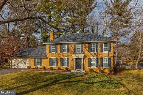 15109 Westbury Rd — Photo 4