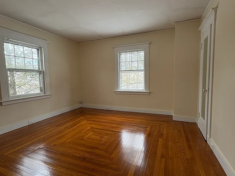 49 Hubinger St — Photo 13