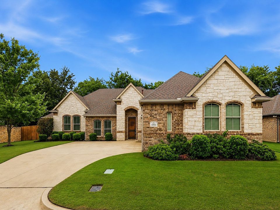 1st image of 6901 Golf Green Dr