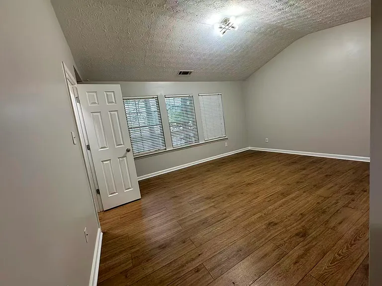 2529 Emma Way — Photo 2