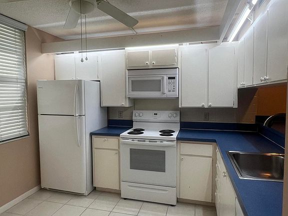 3rd image of 3636 Whitehall Drive #402
