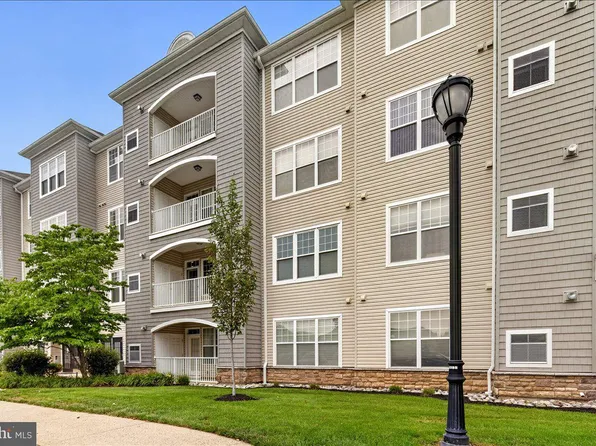 425 Masterson Ct, Ewing, NJ 08618