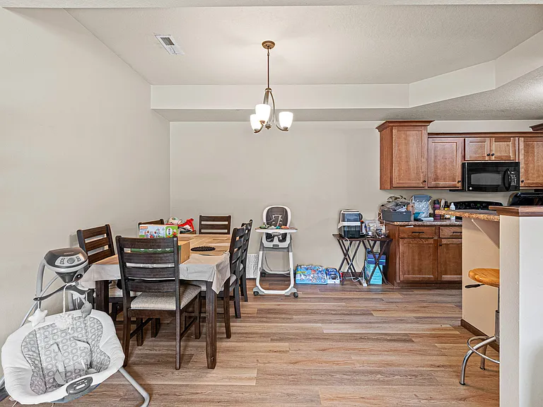 1554 Burr Dr — Photo 7