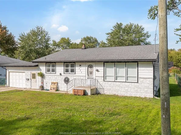 237 Saint Marys Rd, Windsor, ON N8L 0H6