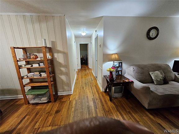 3rd image of 2512 16th Ave