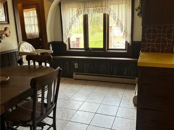 2081 Stewart Rd, Lowellville, OH 44436