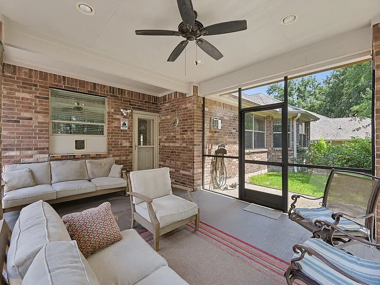 1912 Hill Manor Dr — Photo 26