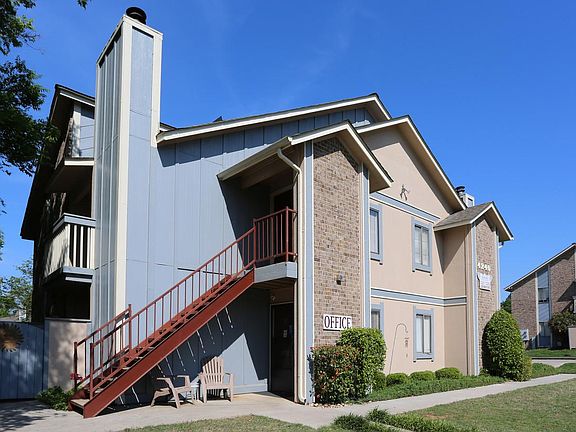 Leasing Office and Main Entrance