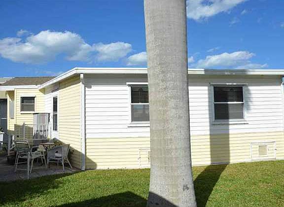 3rd image of 982 Nettles Blvd
