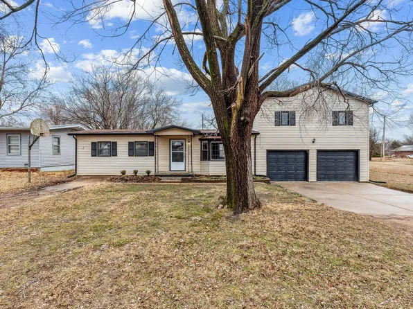 1206 N 15th St, Arkansas City, KS 67005