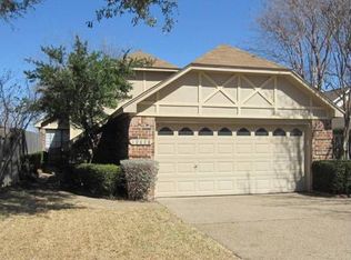 10608 Tall Oak Dr, Fort Worth, TX 76108