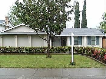 2nd image of 4701 Oakbough Way