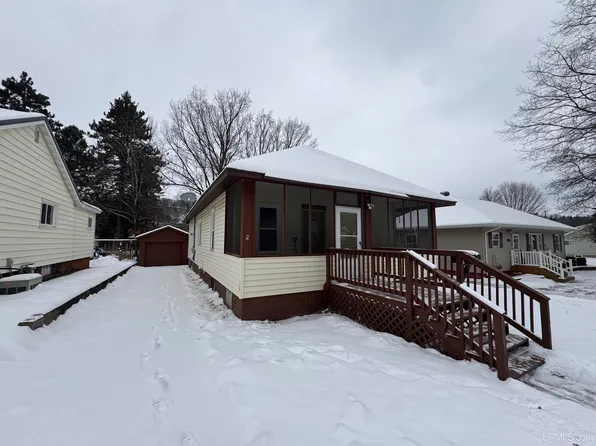 1857 Ledge St, Niagara, WI 54151