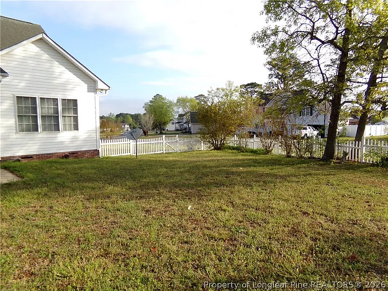 290 Robeson St — Photo 37