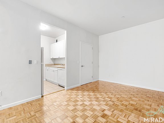 5th image of 15 Park Row APT 18J