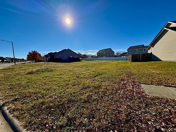 3rd image of 1070 Farmstone Dr #87