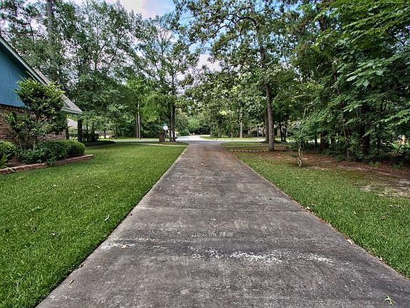 5th image of 407 Carriage Dr