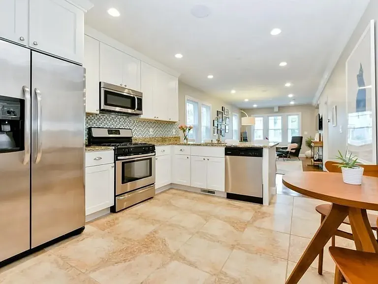 210 Cedar St #1 — Photo 12