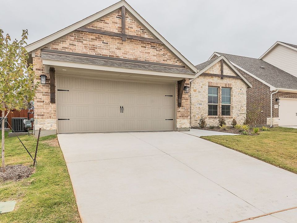1st image of 1309 Hickory Ct