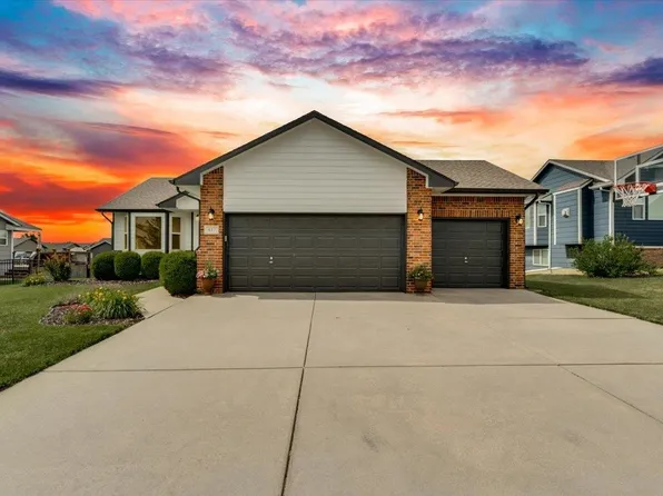 617 W Slate St, Andover, KS 67002