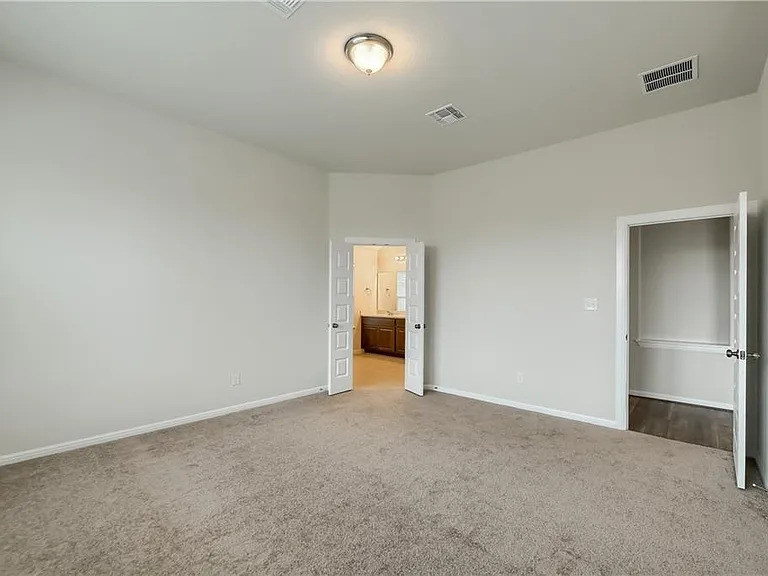 113 Thurston Dr — Photo 20