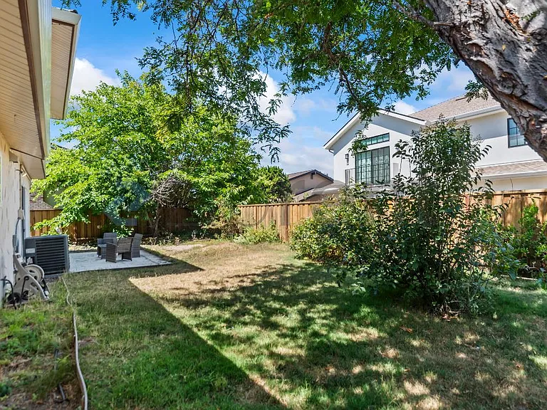 5319 Westbury Ct — Photo 28